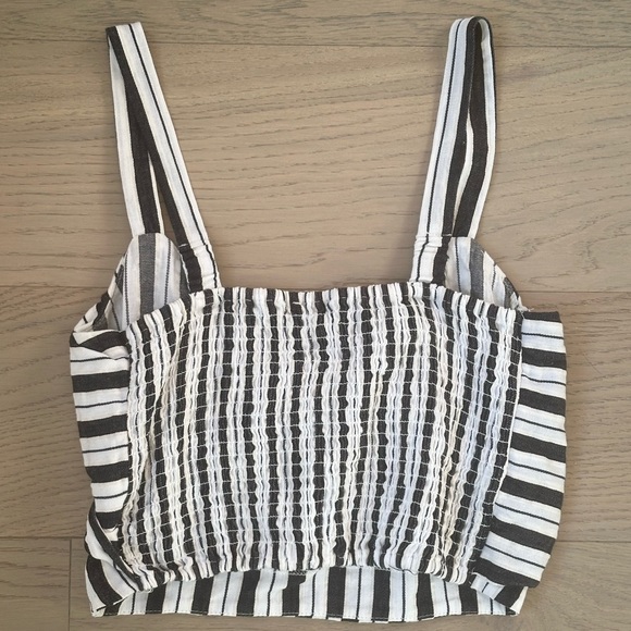 Cropped Linen Tank - Picture 2 of 5